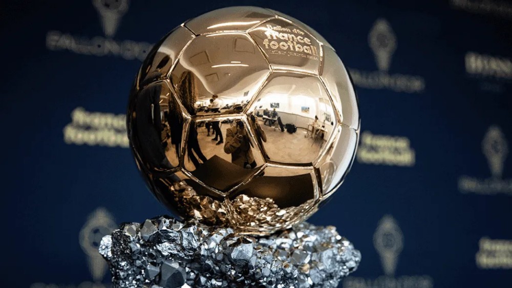 Ballon d'Or được tổ chức bởi tạp chí France Football